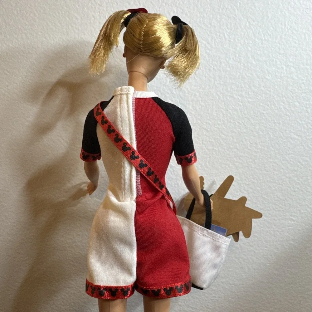 Vintage‎ Barbie #28172 Disney Favorites Theme Park Exclusive